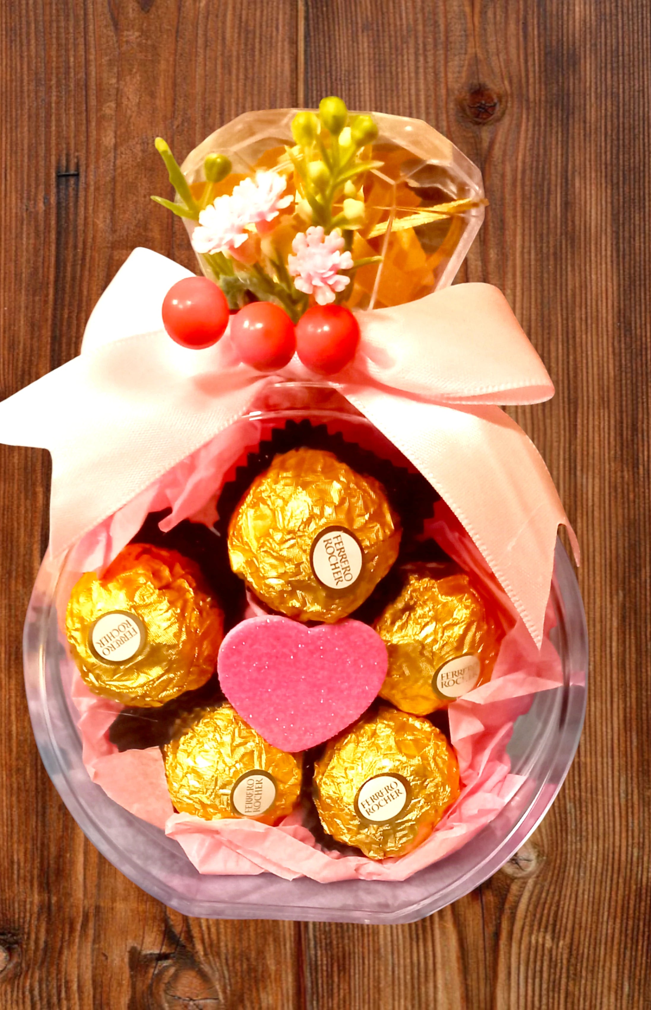 Луксозна подаръчна кутия "Диамантен пръстен" с бонбони Ferrero Rocher