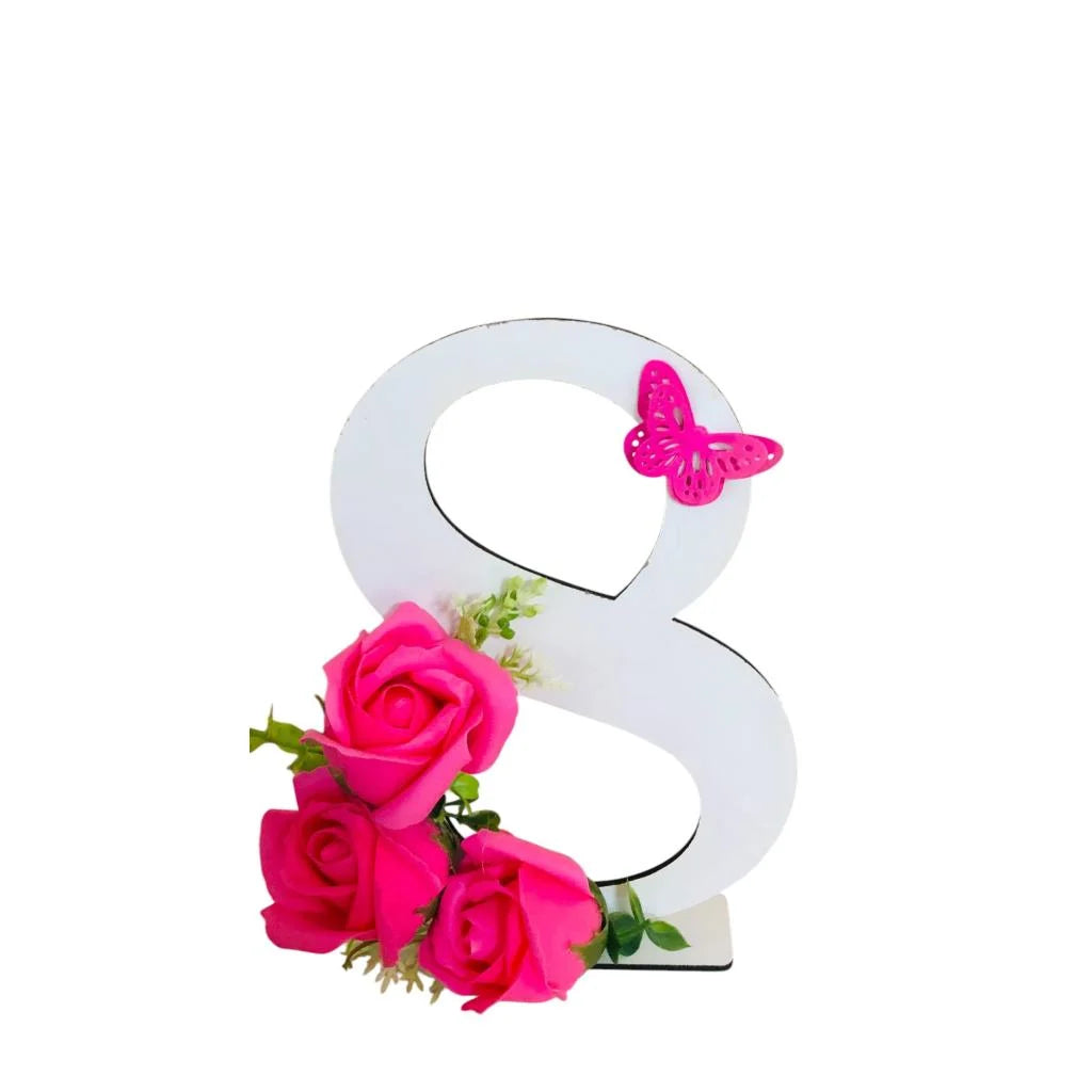 Бяла дървена осмица с ароматни сапунени рози