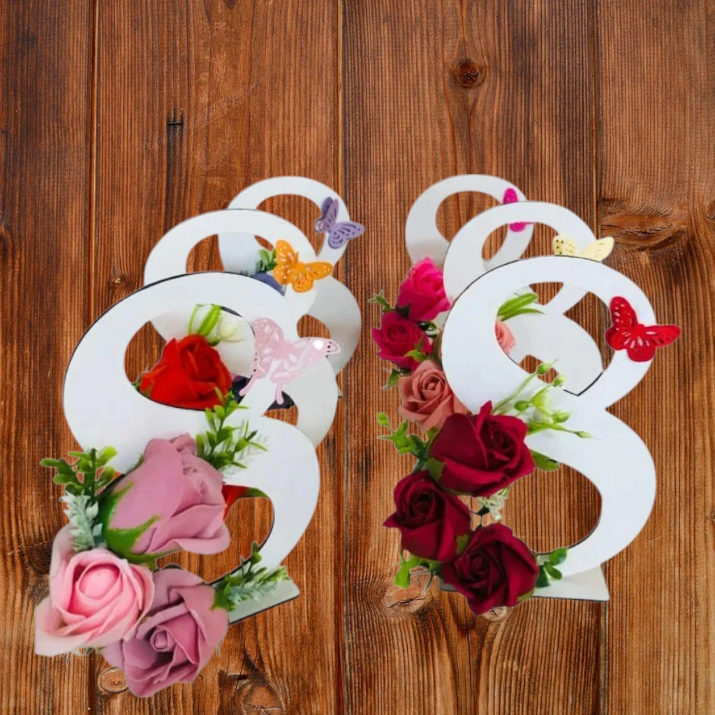 Бяла дървена осмица с ароматни сапунени рози