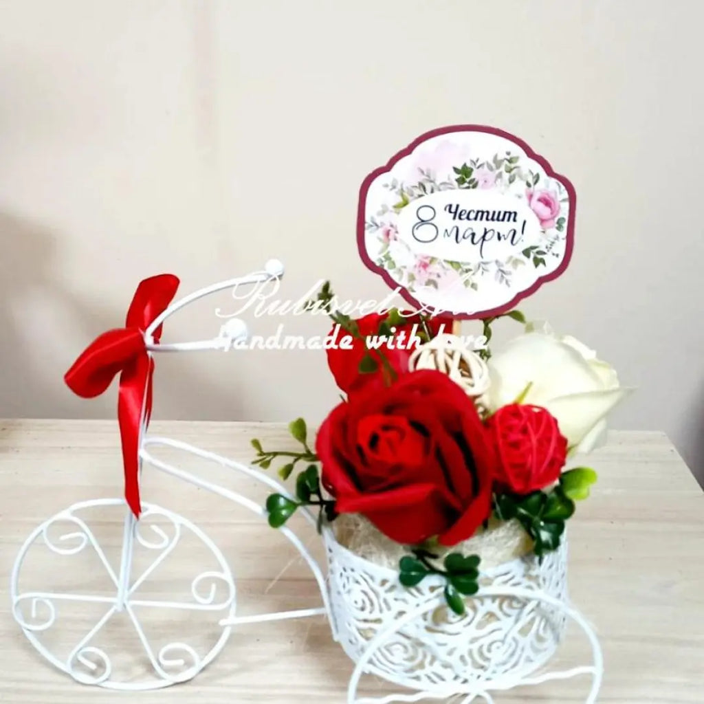 Колело с 3 сапунени ароматни рози