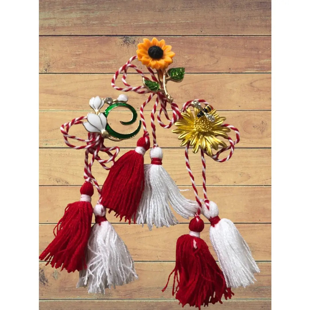 Ръчно изработени арт мартеници - Брошки