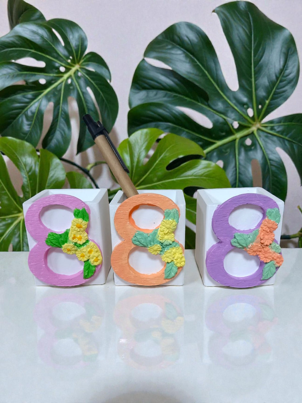 Ръчно изработен подарък за 8-ми март-керамичен моливник