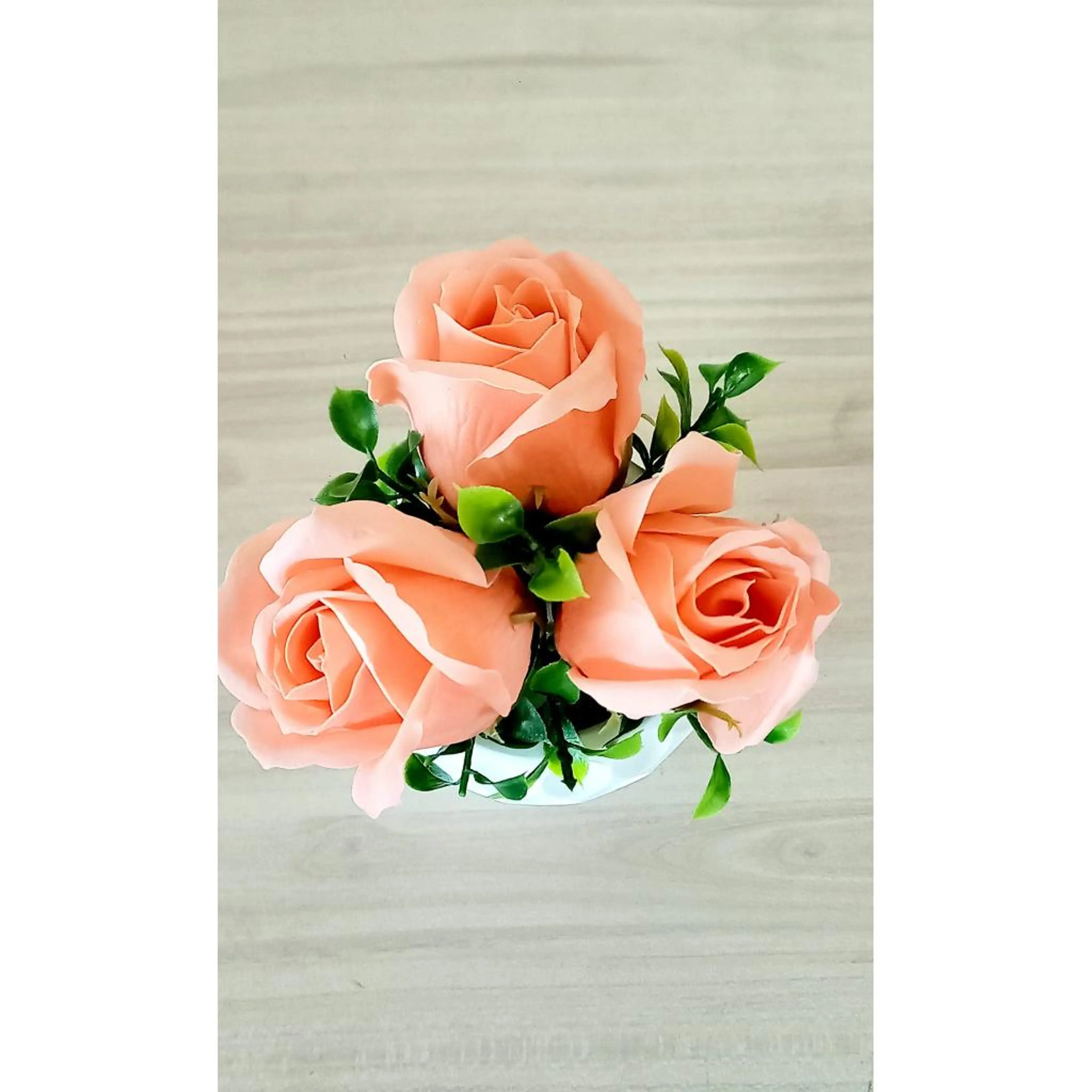 3 ароматни сапунени рози в керамична кашпа