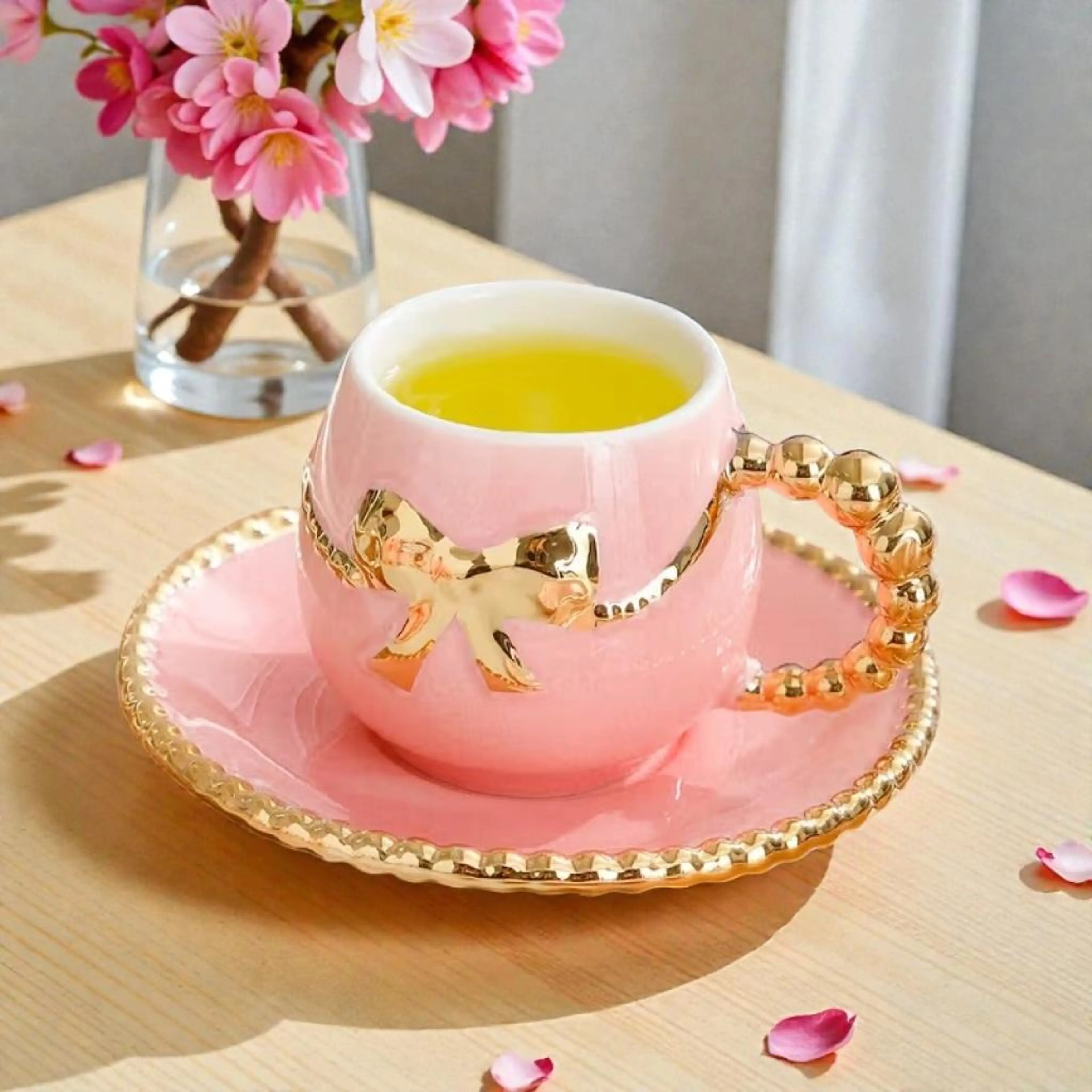 Елегантна чаша за кафе с чинийка - розов