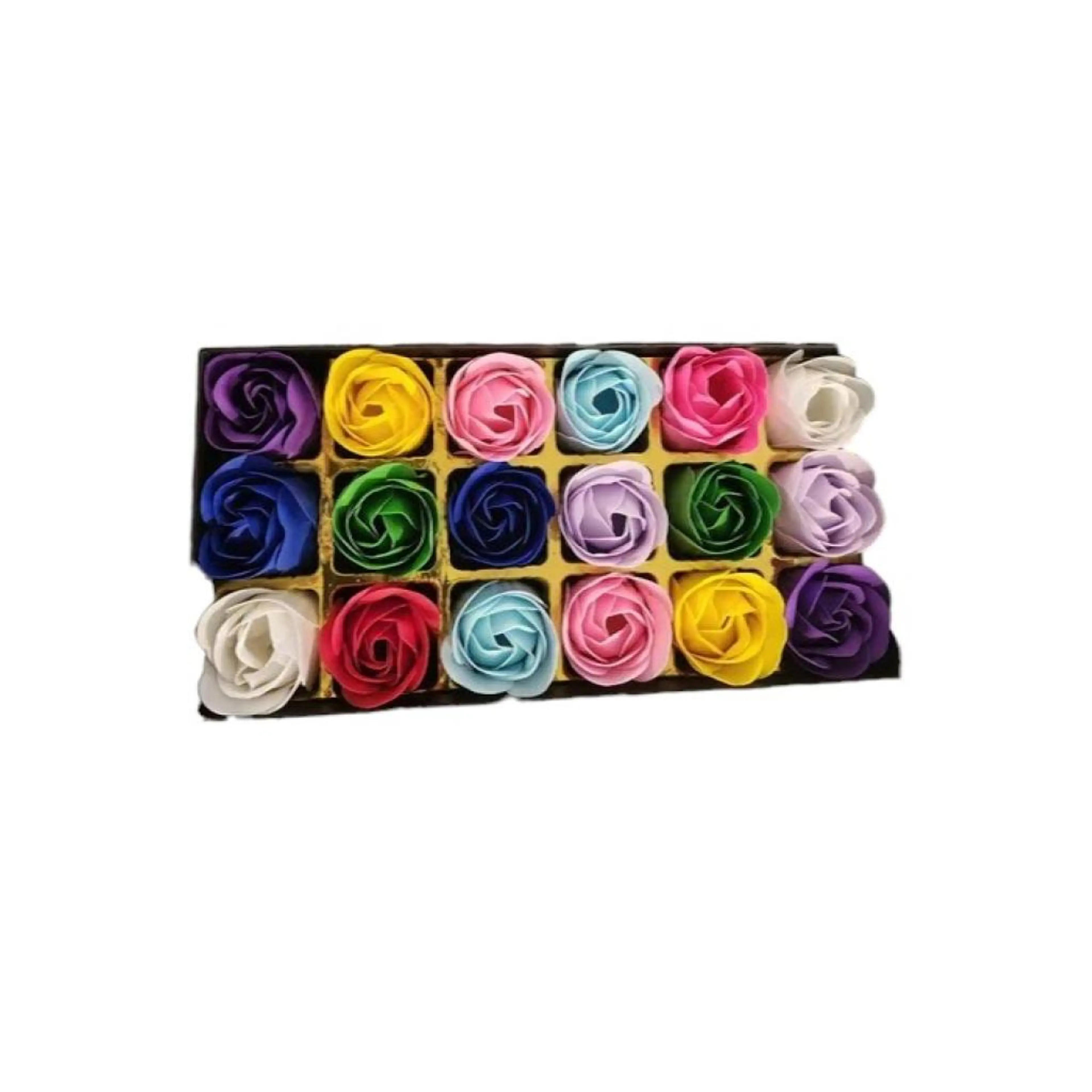 Бяла дървена осмица с ароматни сапунени рози