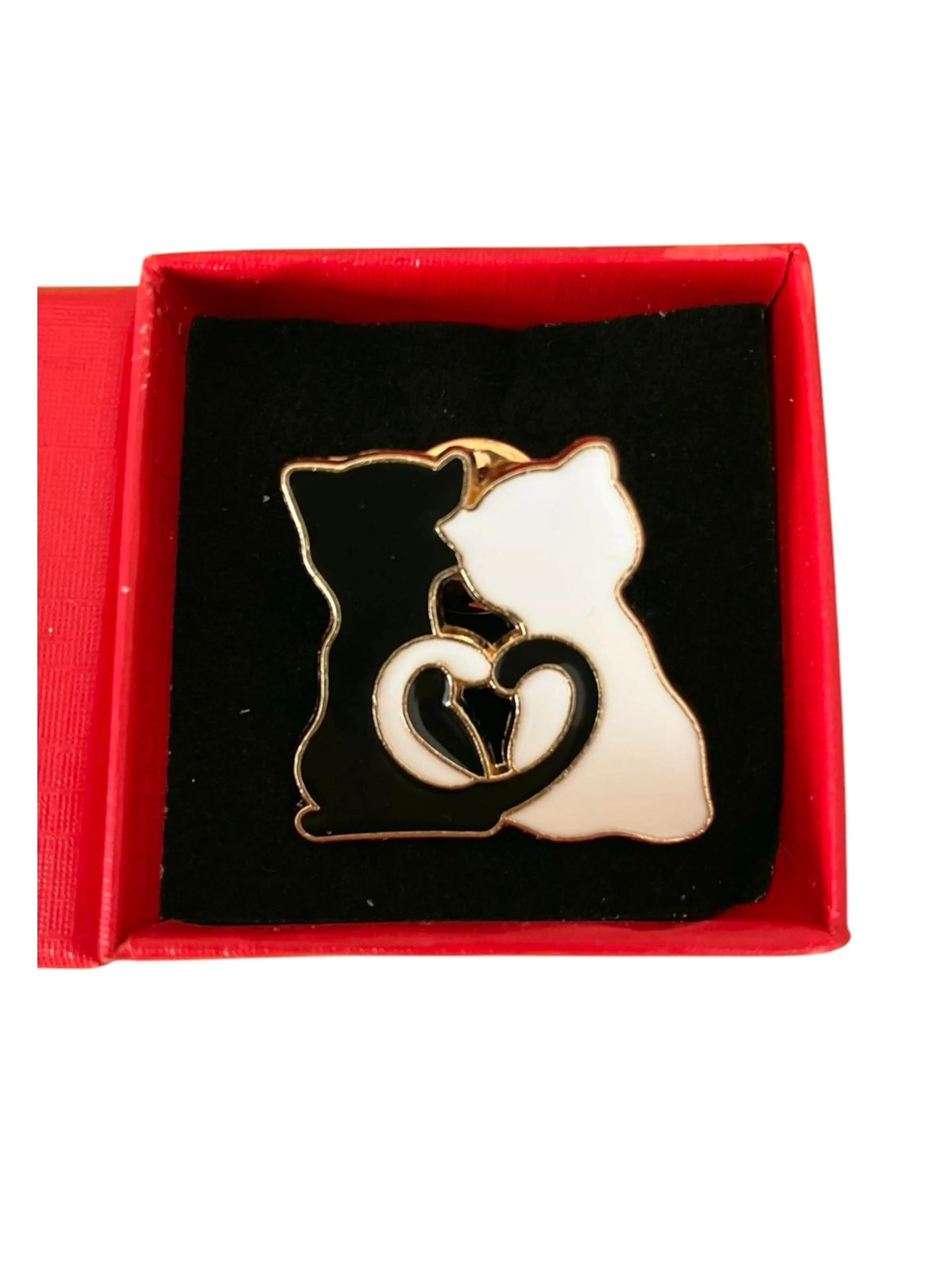 Дамска брошка в кутия - Двойка котета