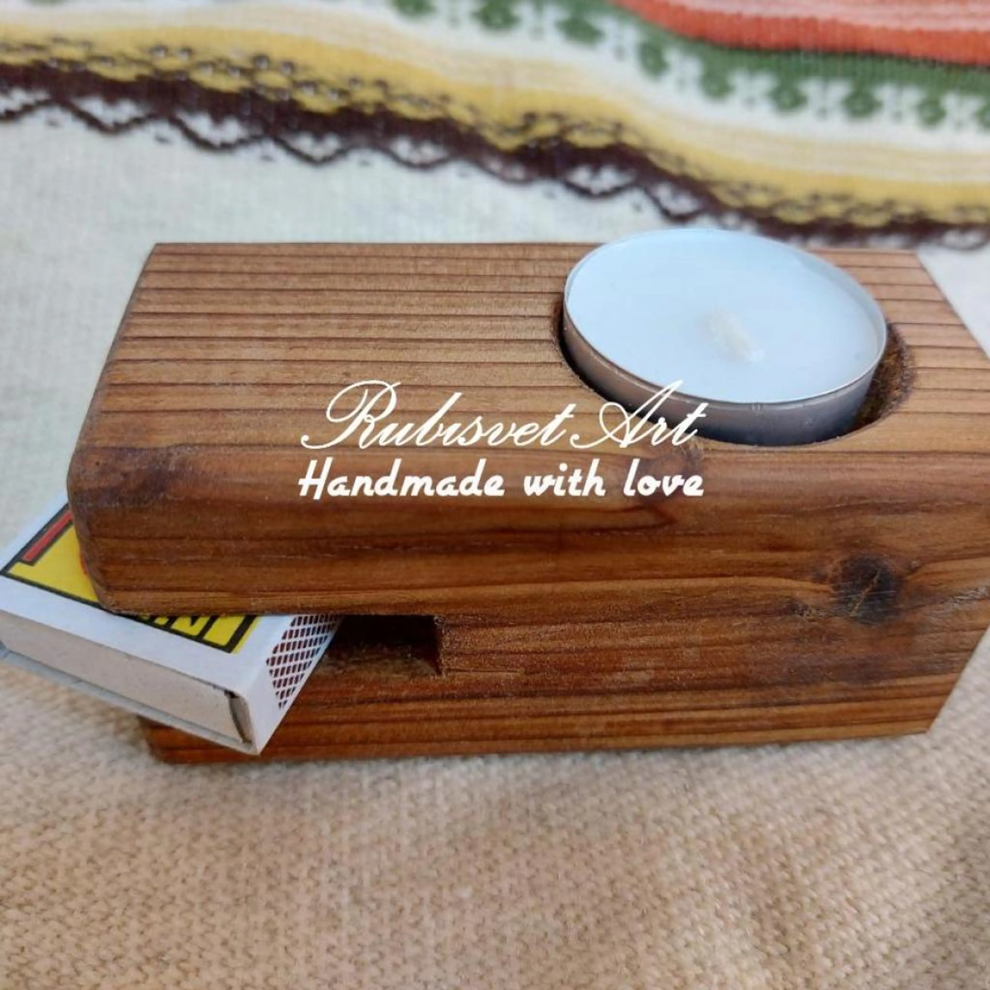 Дървен свещник