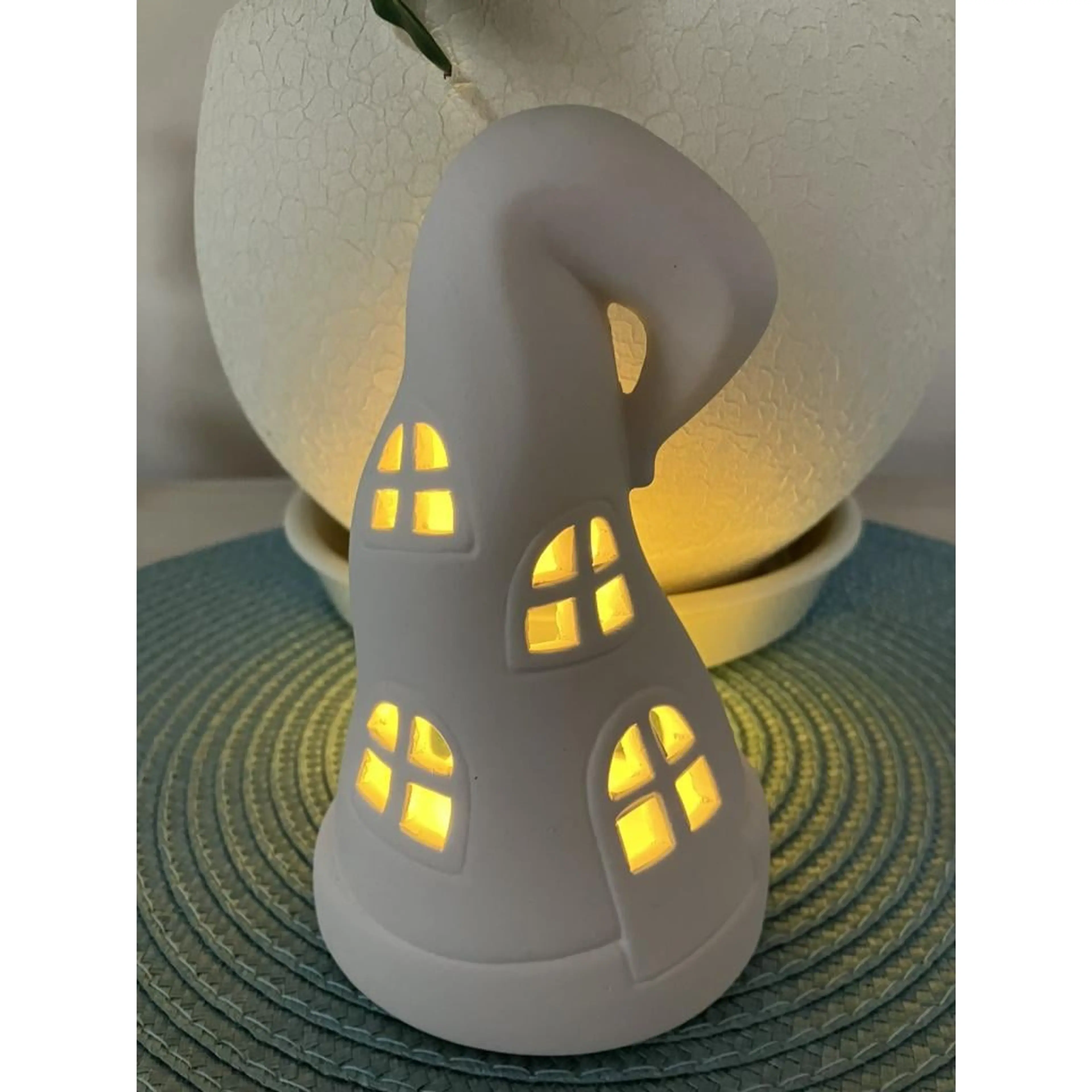 Коледен свещник - крива къщичка