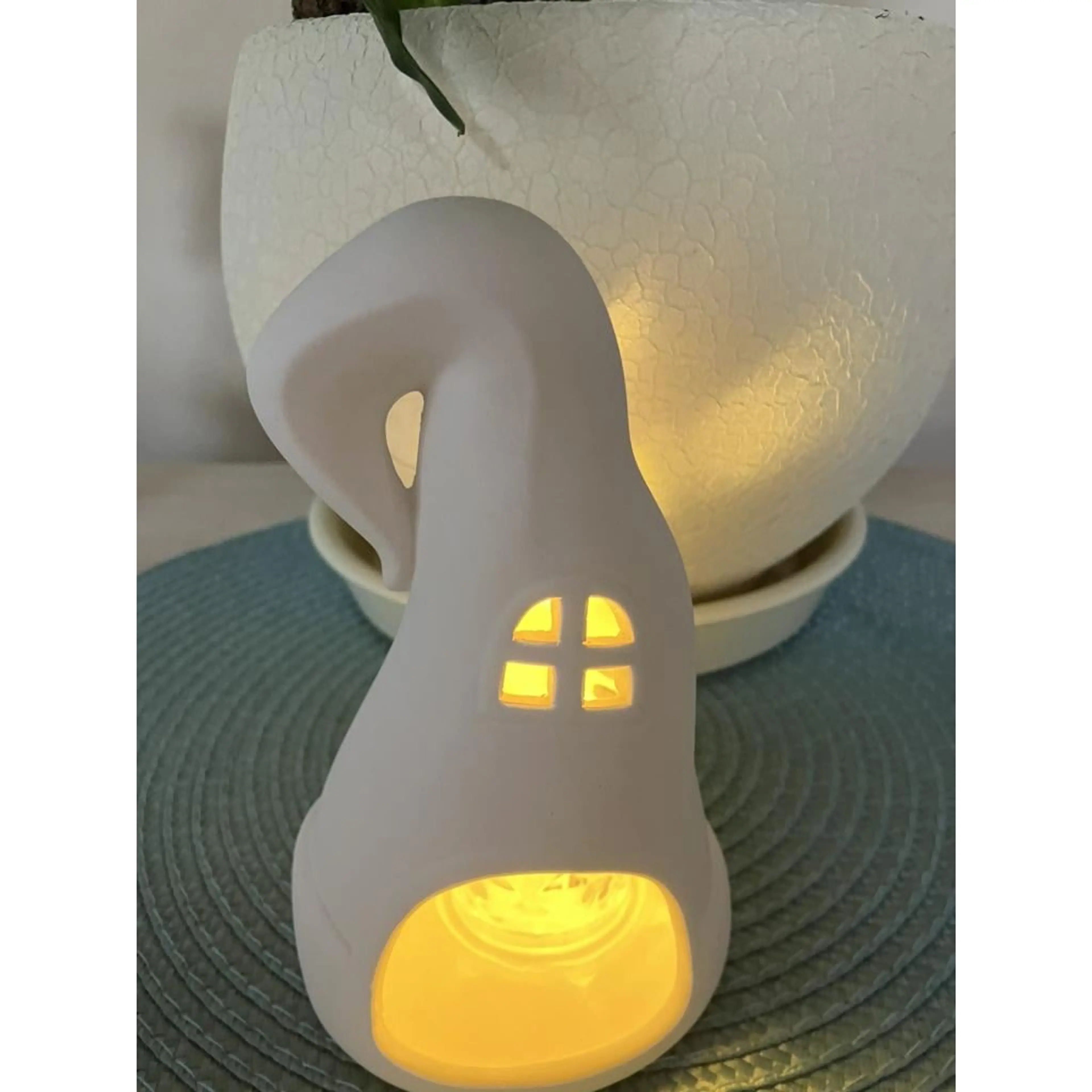 Коледен свещник - крива къщичка