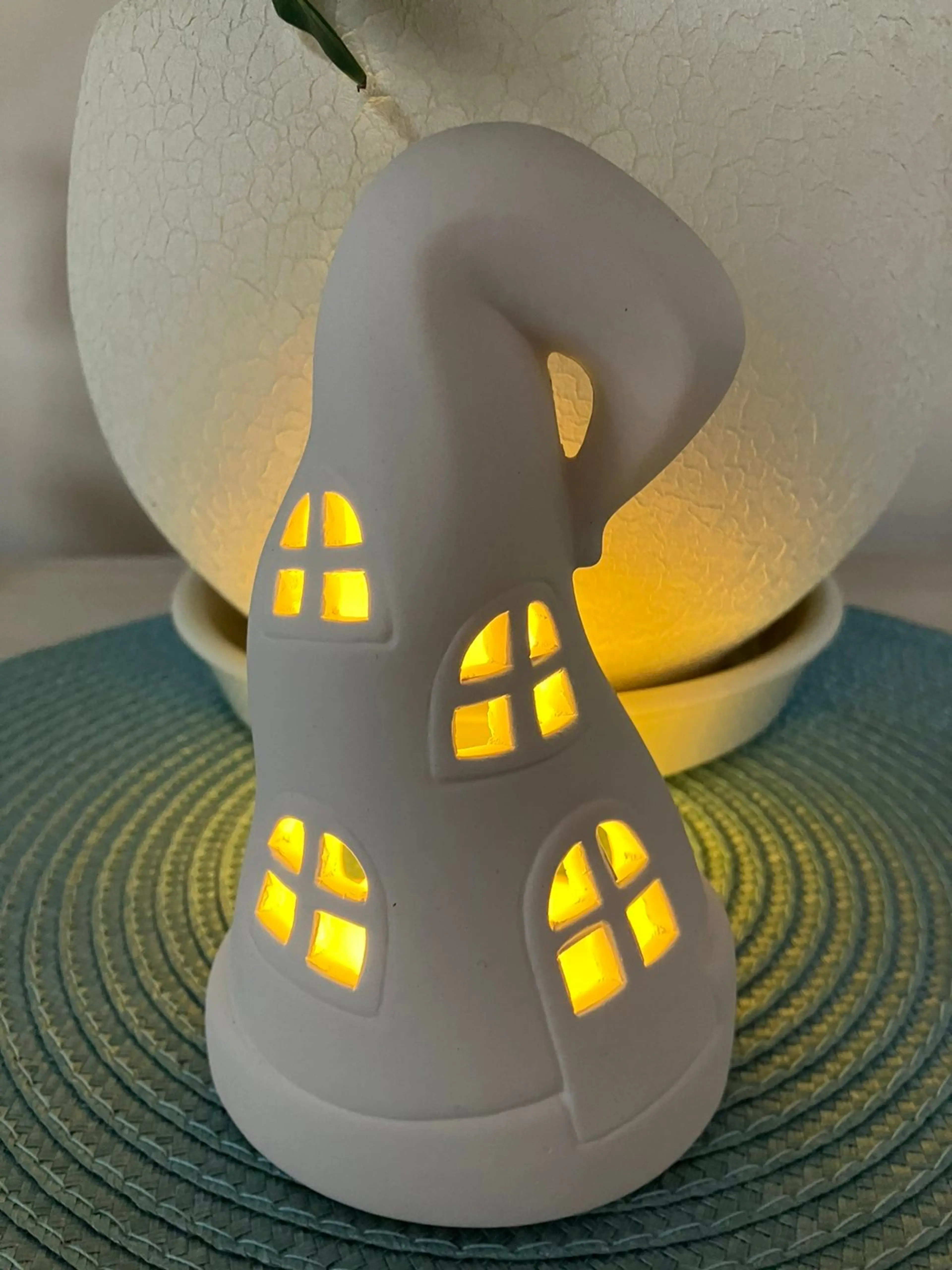 Коледен свещник - крива къщичка