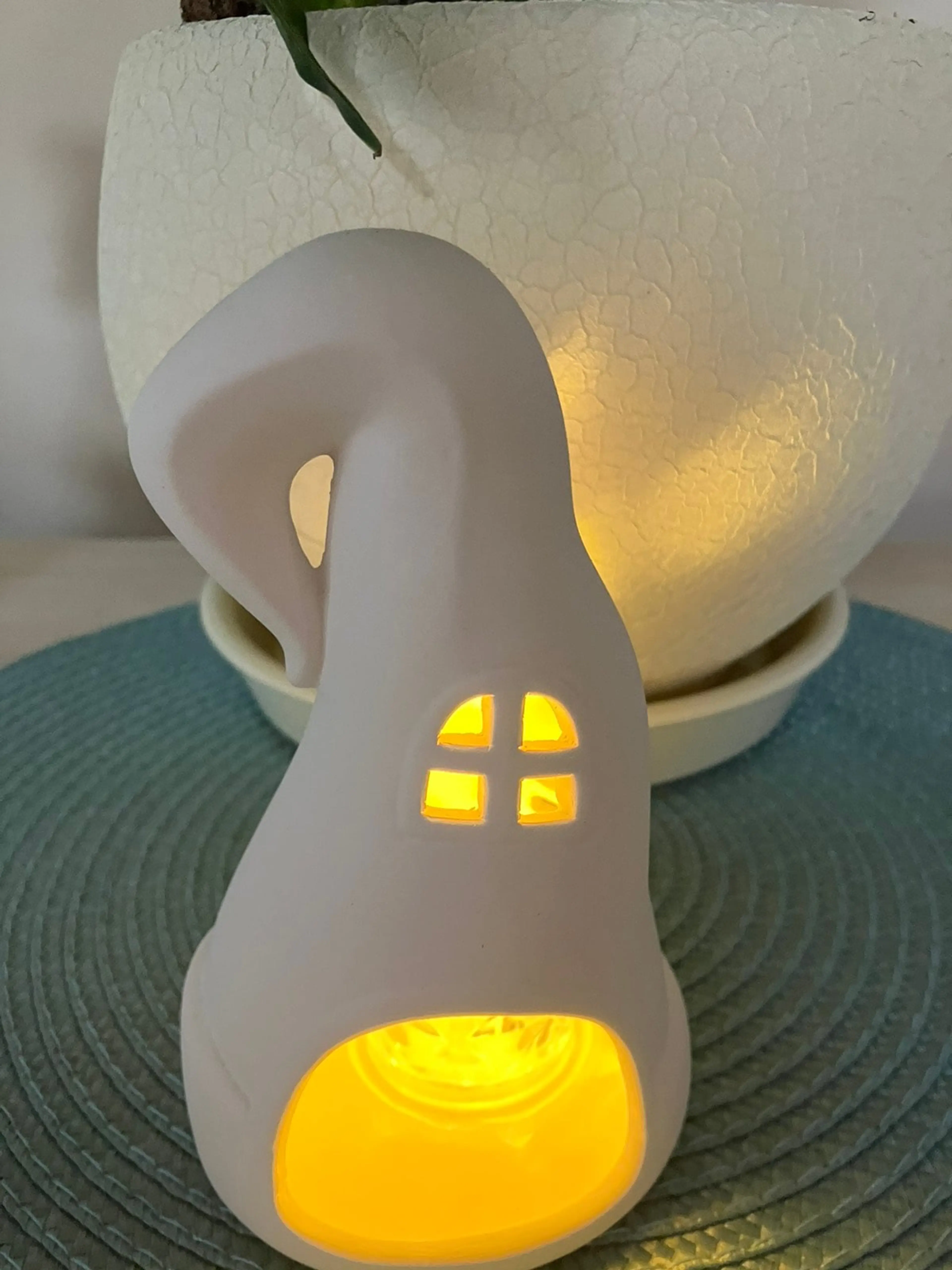 Коледен свещник - крива къщичка