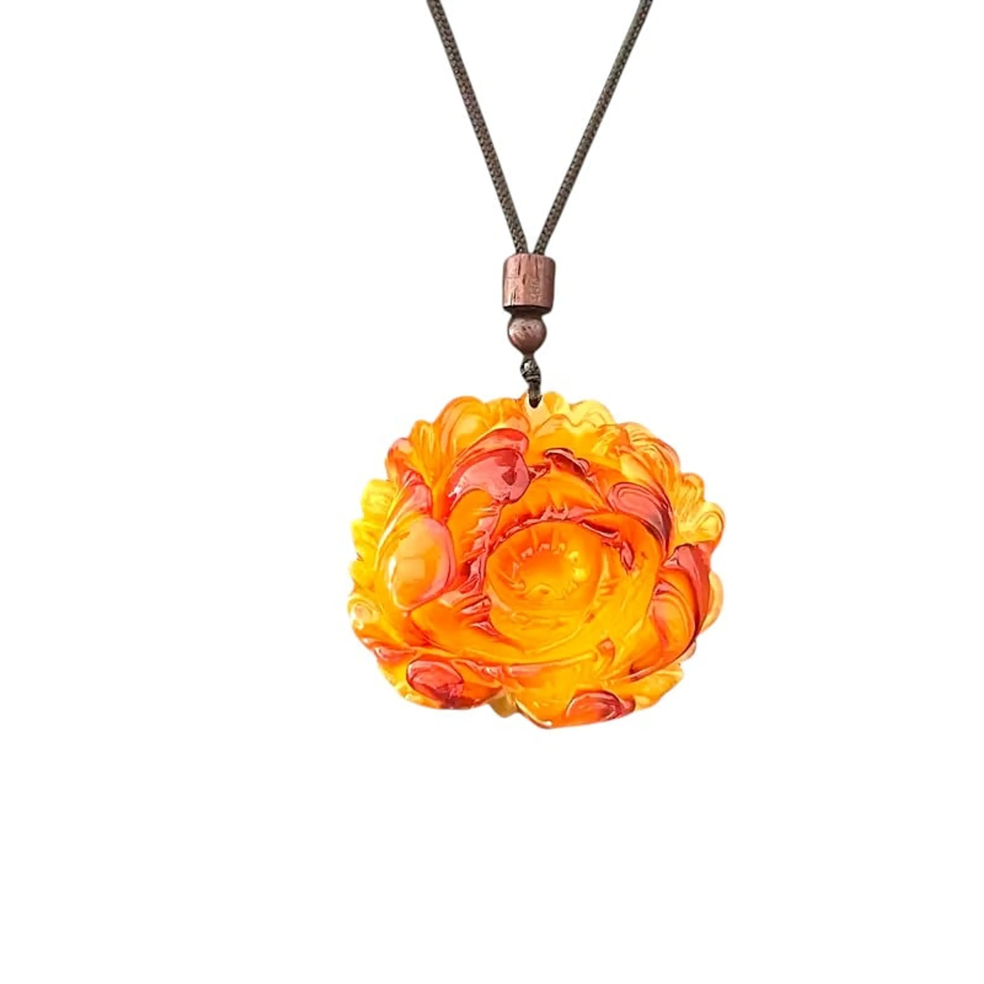 Колие златен кехлибар-сърце