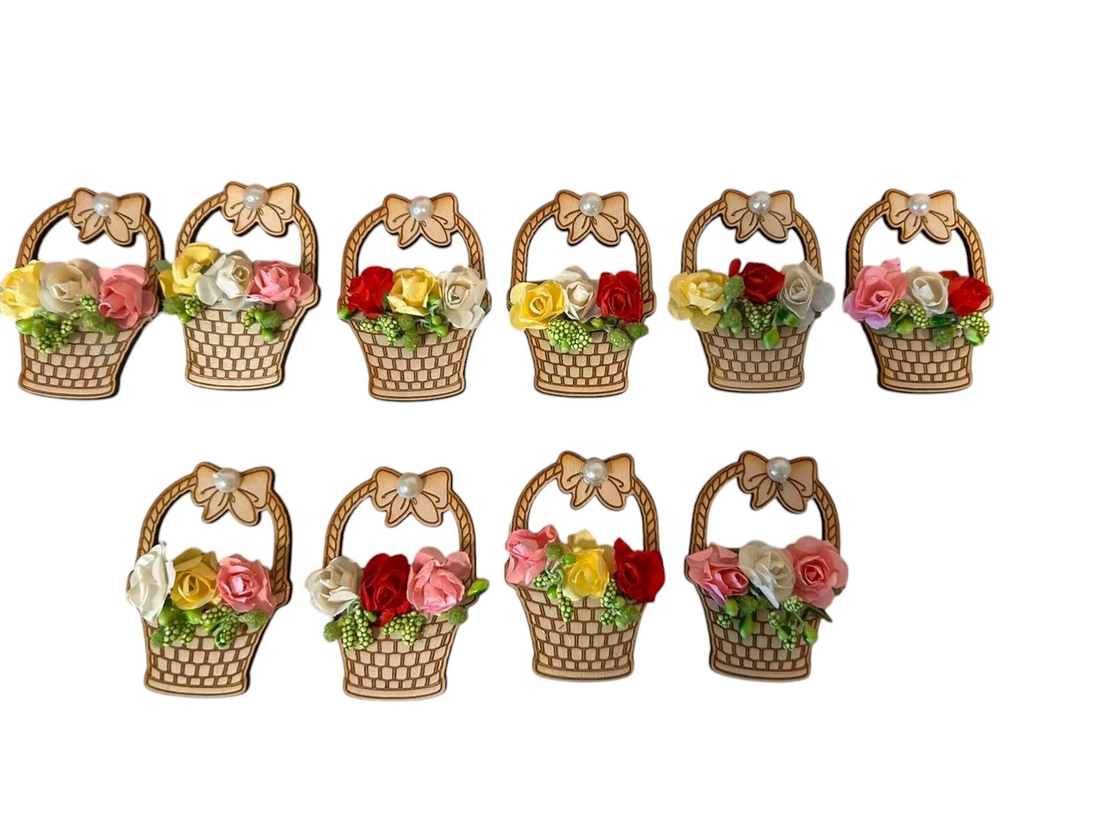 магнитче за 8-ми март - Малки кошнички с цветя