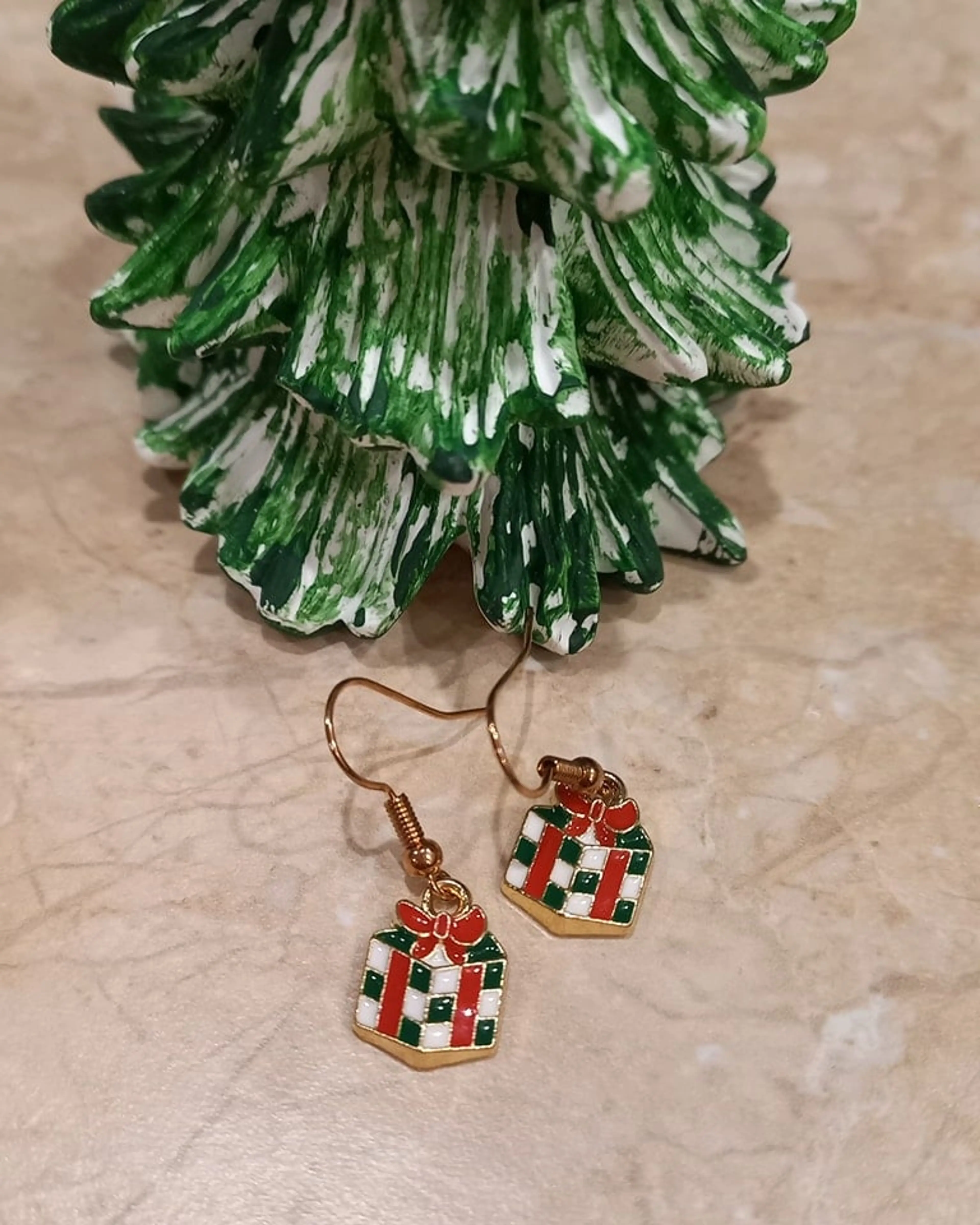 Обеци- коледен подарък