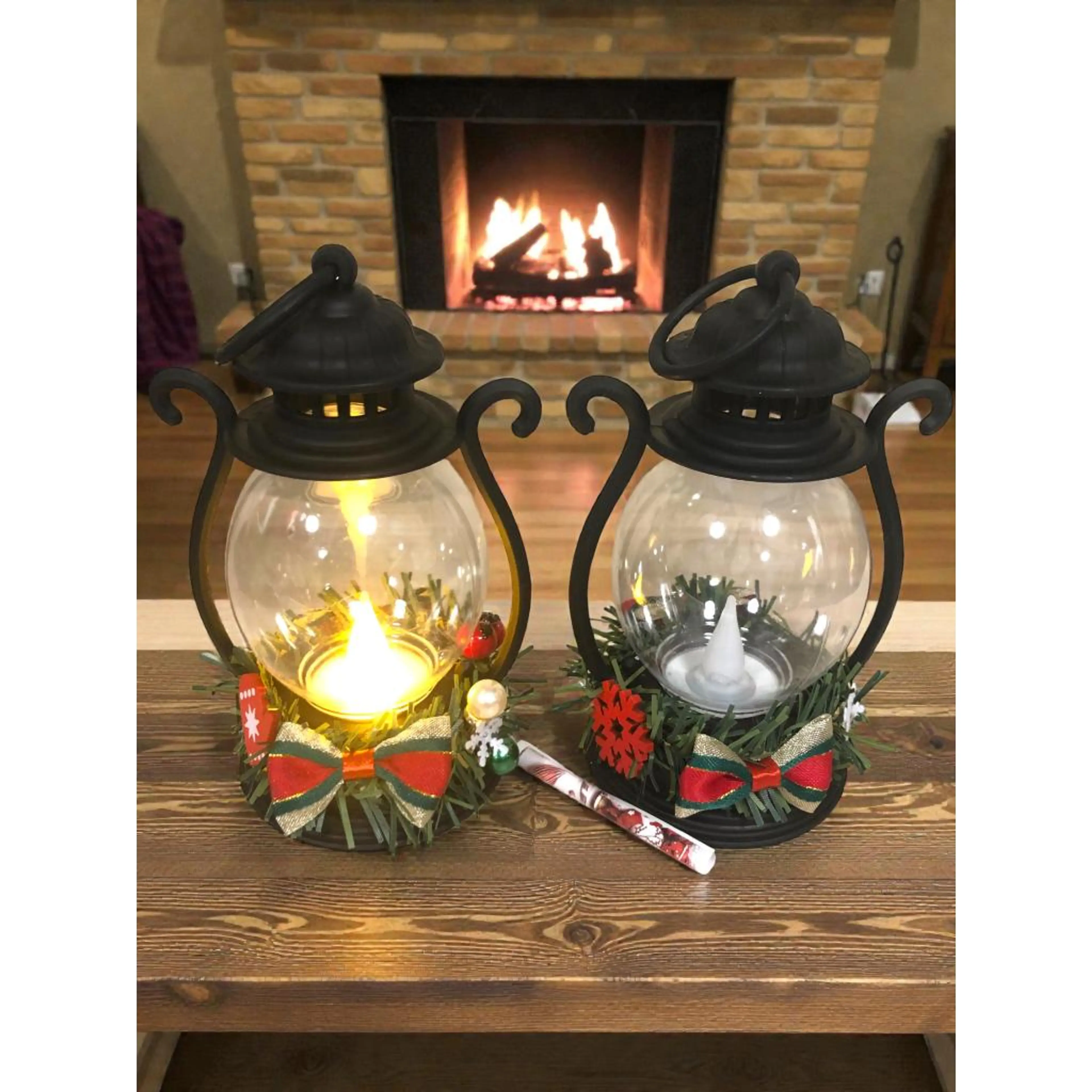 Ръчно Декориран Коледен LED-Свещник - черен