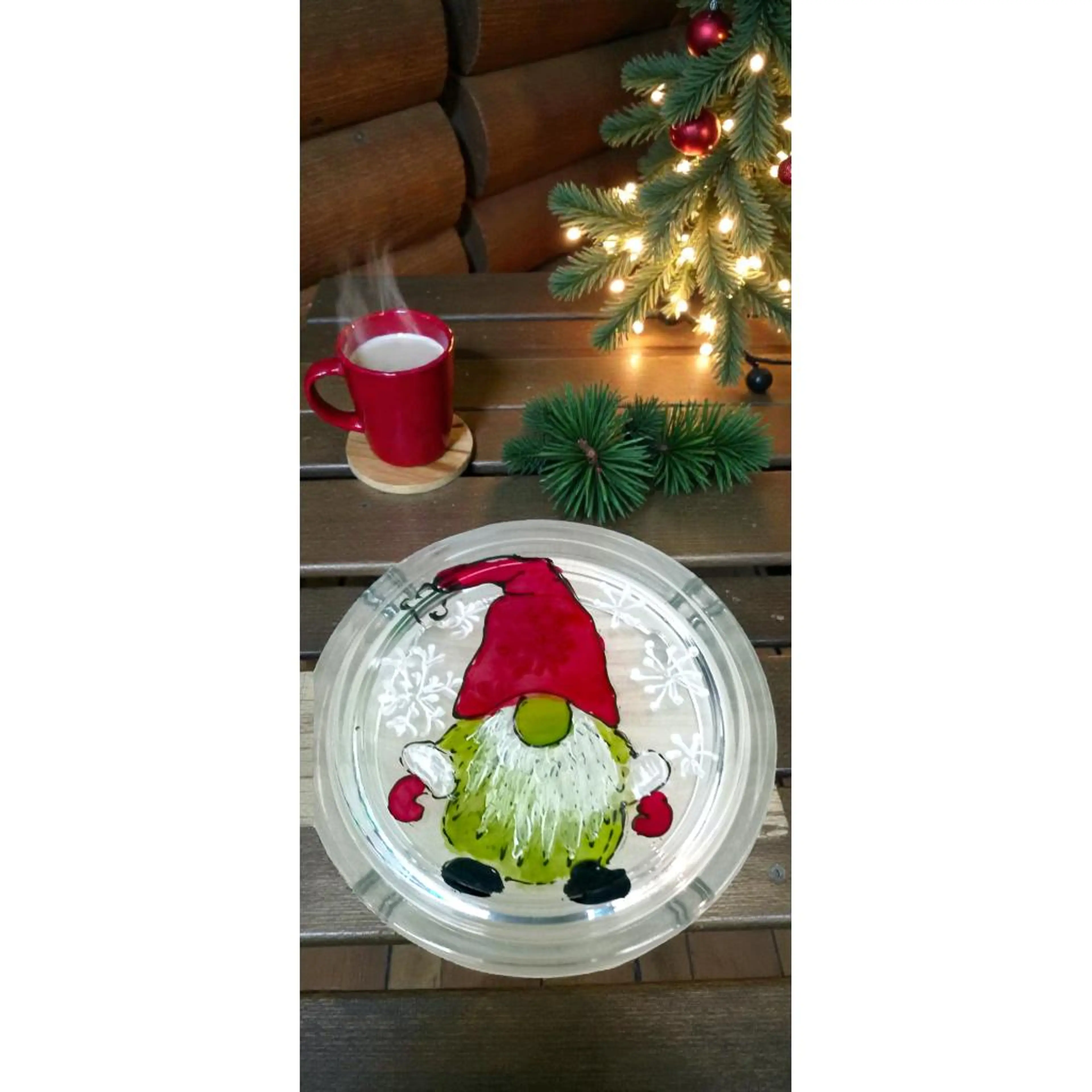 Коледна ръчно рисувана чаша за чай, кафе, капучино или горещ шоколад -Коледен гном