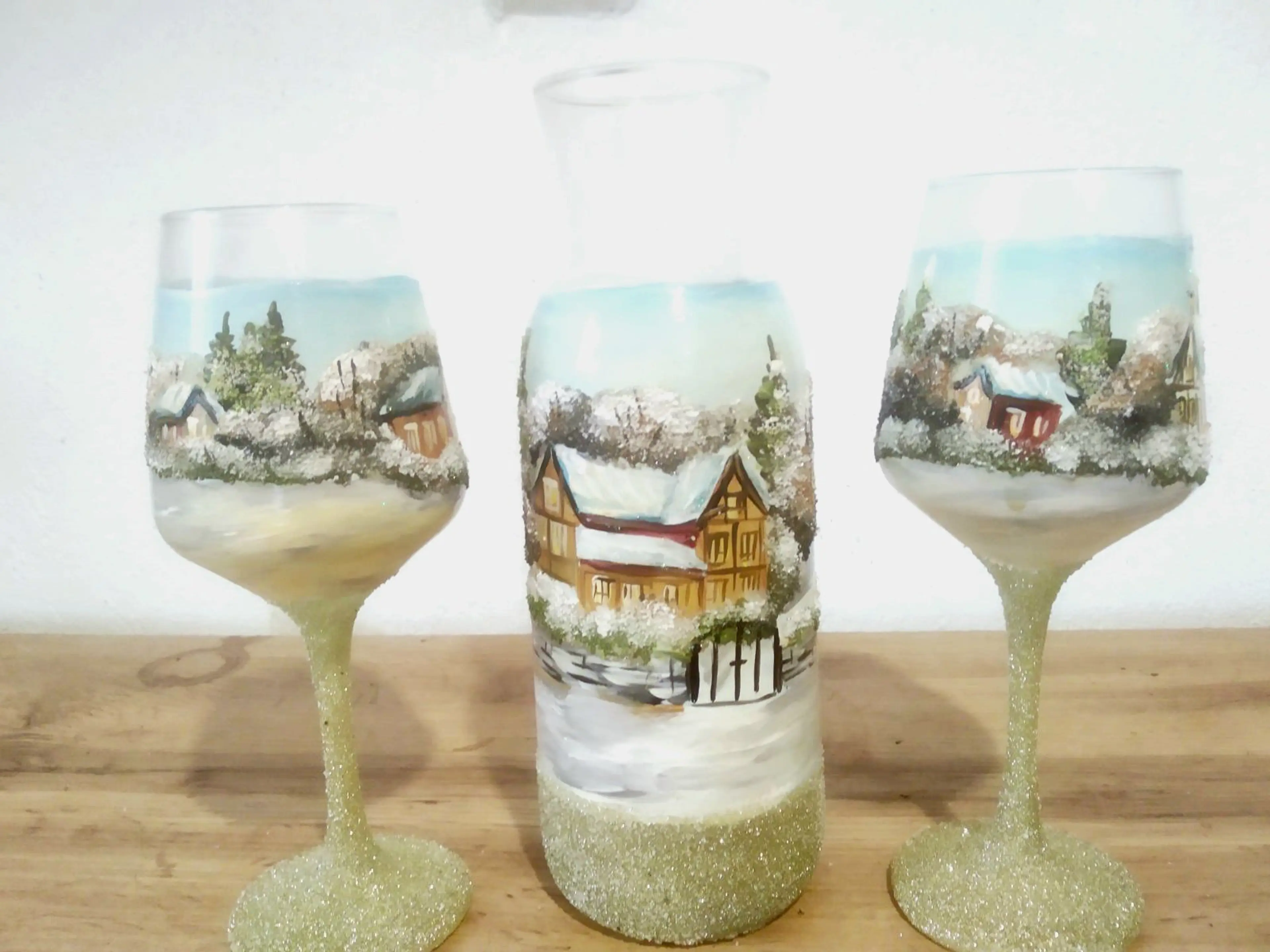 Ръчно рисувани чаши и бутилка  Коледна приказка - комплект