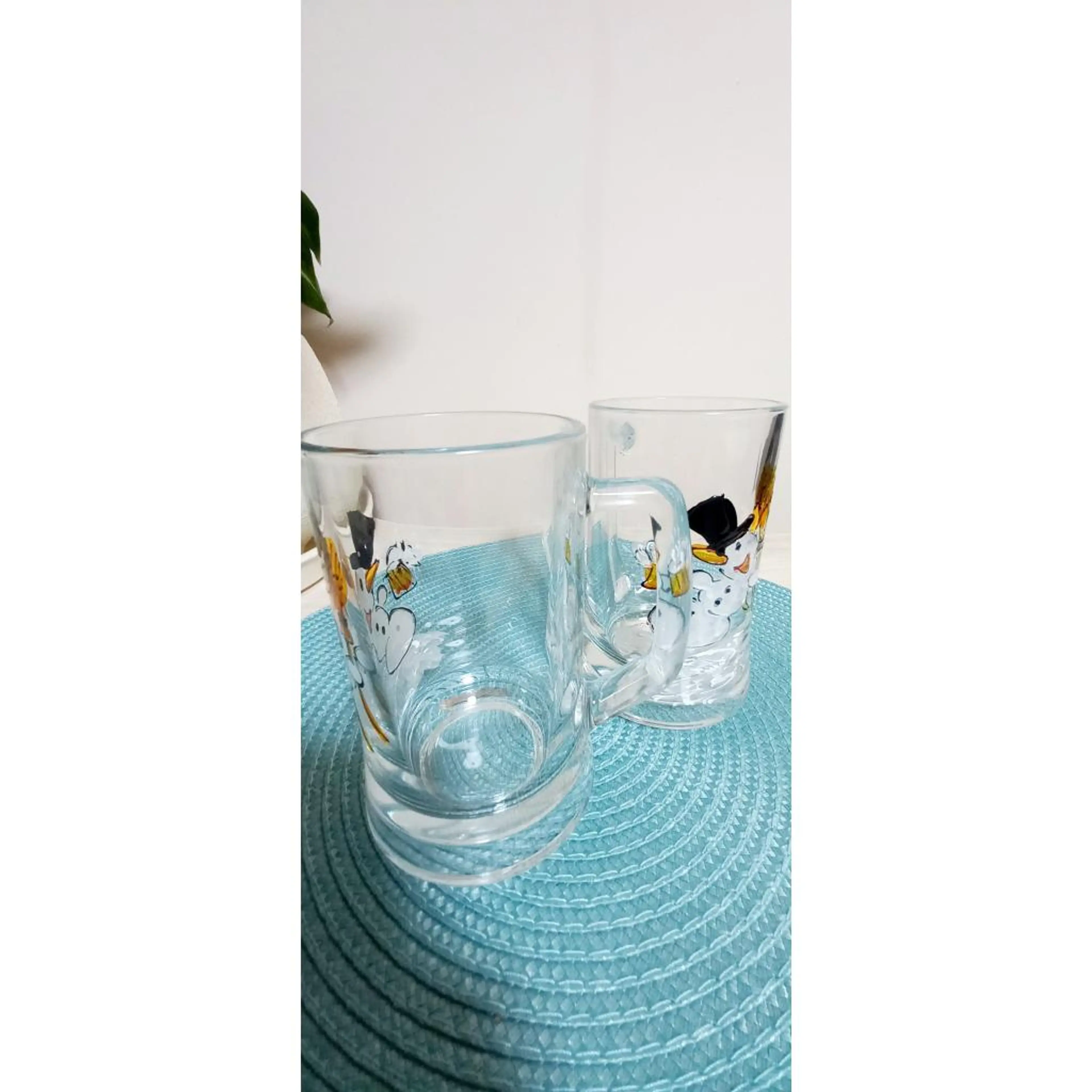 ръчно рисувани чаши за бира- пиян снежко