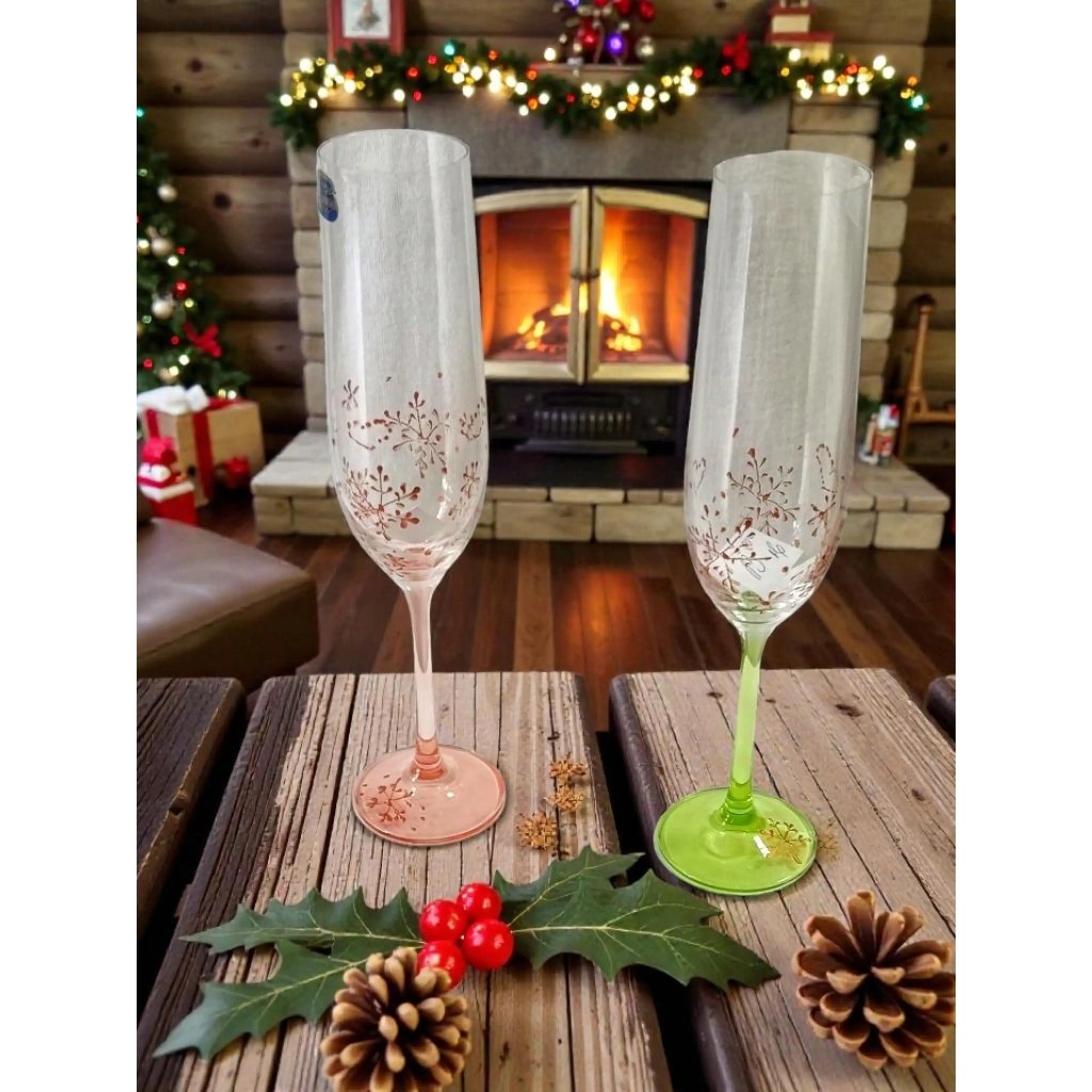 Ръчно Рисувани Коледни Чаши за Шампански комплект от 2 броя