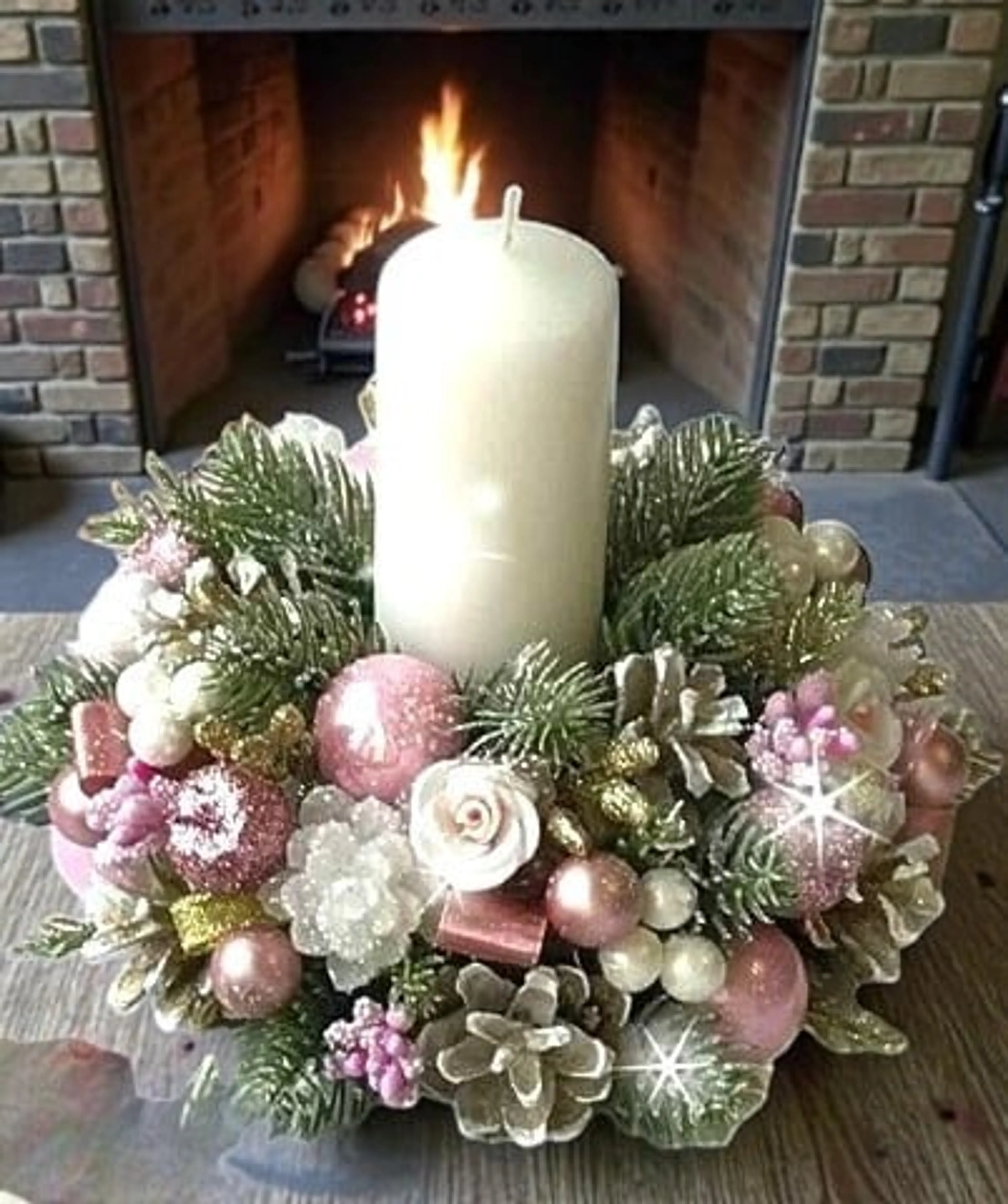 Ръчно-декорирана Свещ /голяма /130/58/за коледната/новогодишна трапеза